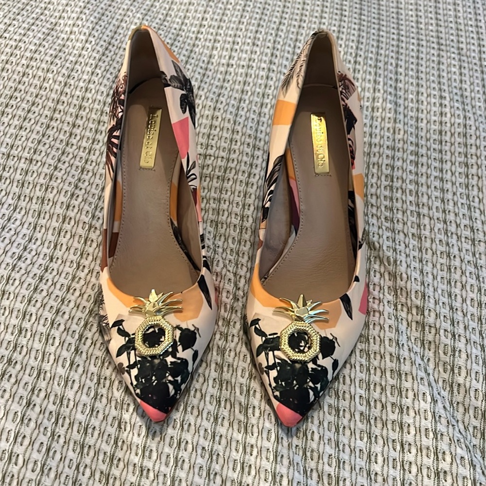 Louise et Cie pumps. Like new